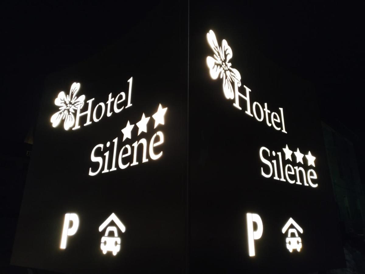 Hotel Silene Parking And Garage 3*